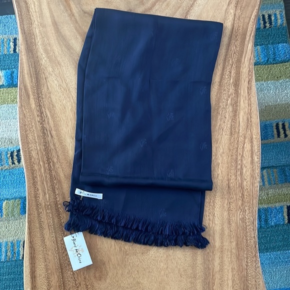 Blanc de Chine Silk Scarf . - Picture 3 of 4